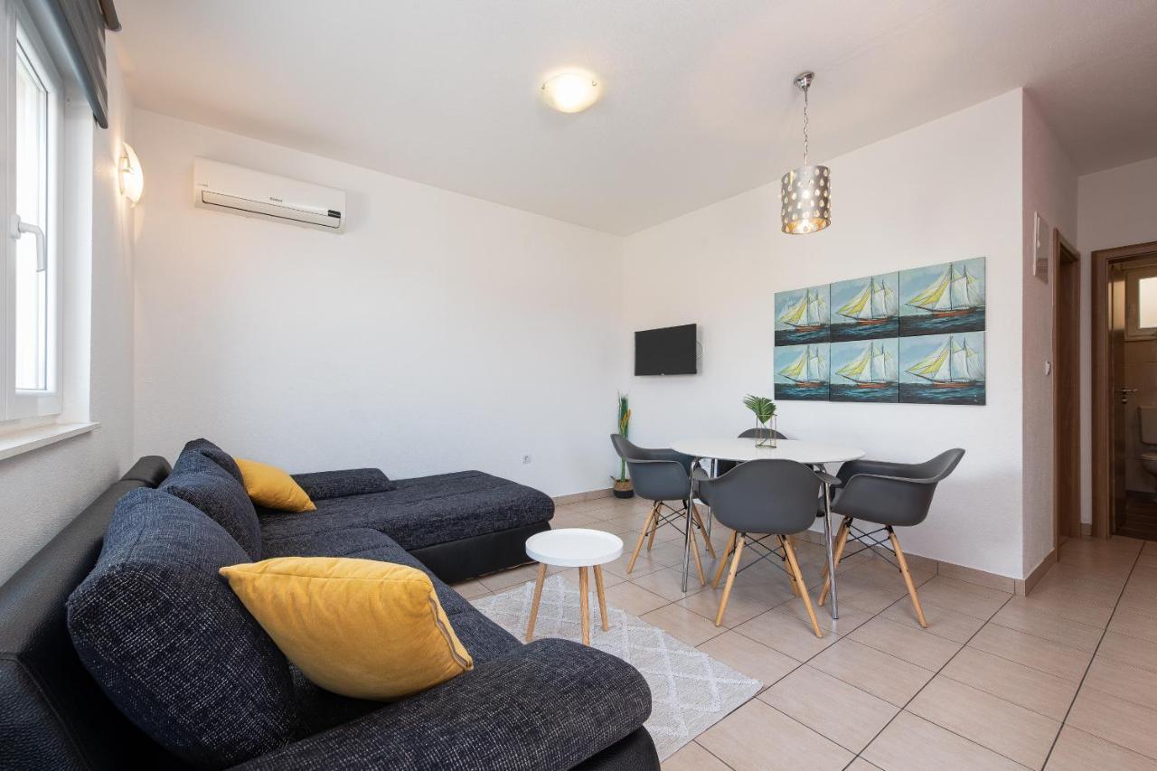 Villa Mona Apartments Ražanj Exterior foto