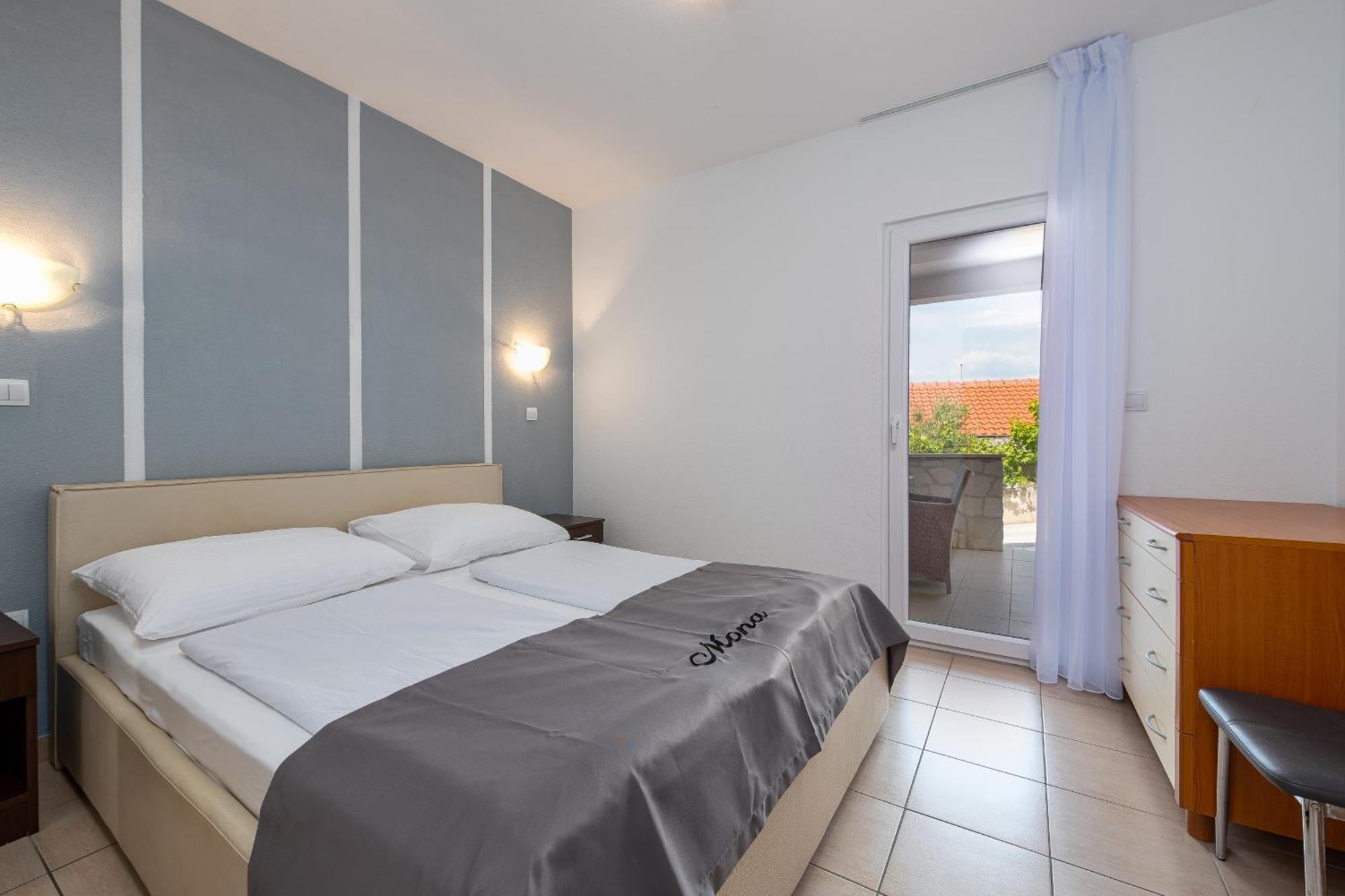 Villa Mona Apartments Ražanj Habitación foto